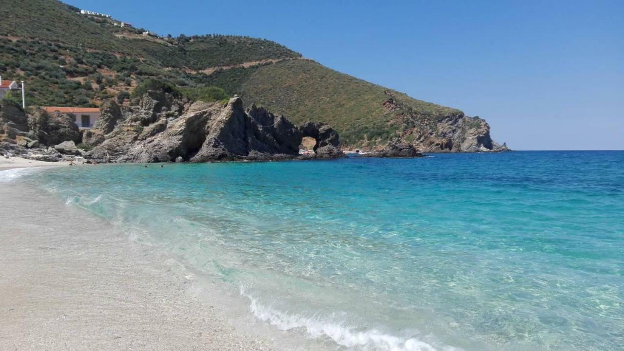 Moka Evia Island Hotel Akhladheri Luaran gambar